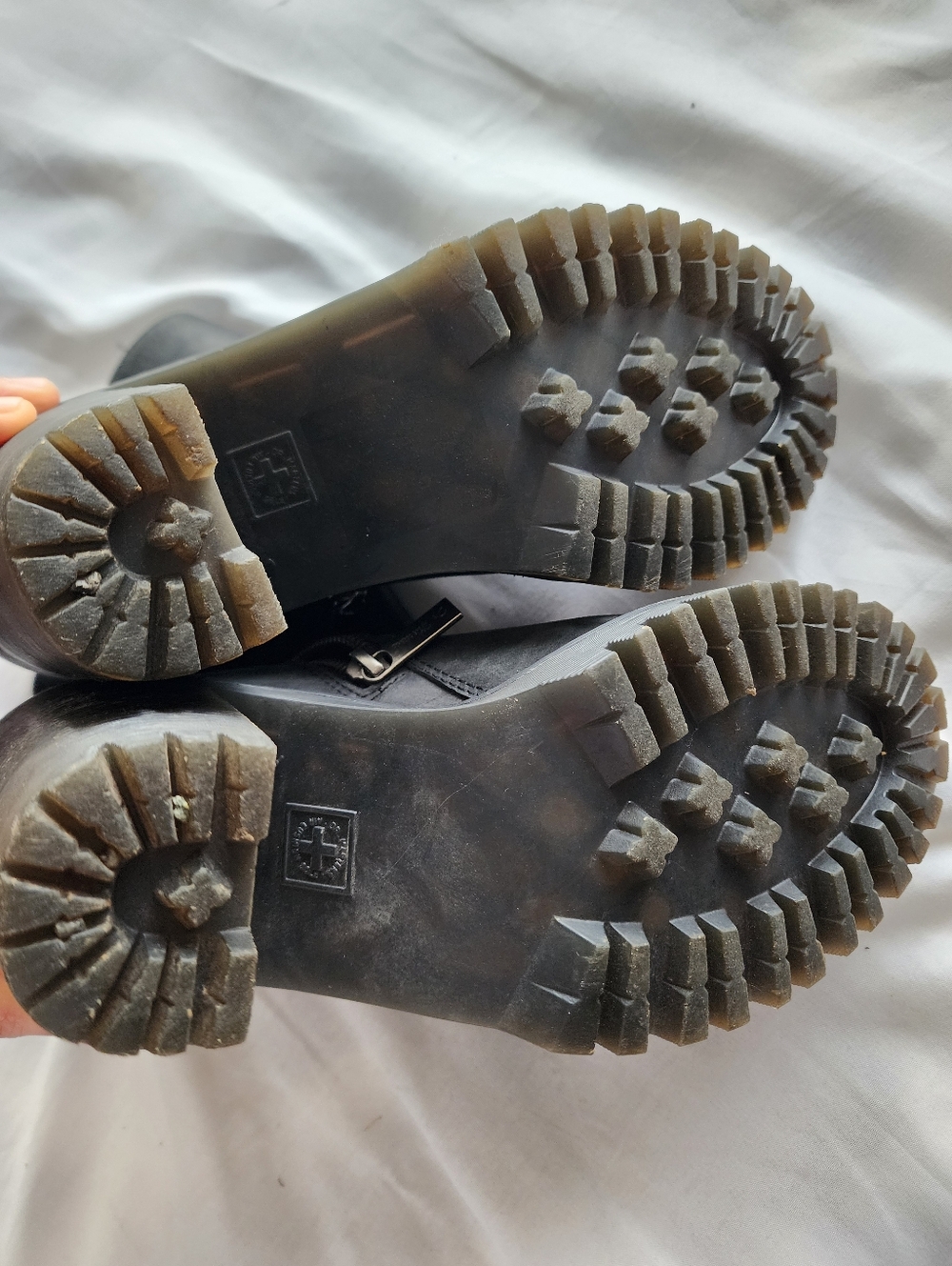 Dr. Martens Magdalena Heeled Ankle Boots. Size 7 - Picture 4 of 6